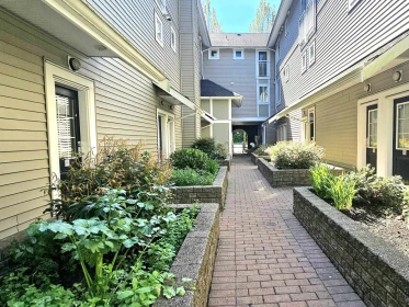 47 6965 Hastings Street, Burnaby, BC, Burnaby — Townhouse for sale