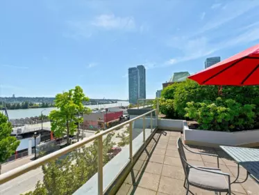 Swimming Pool Photo of 702 328 Clarkson Street, New Westminster, BC