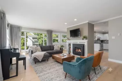 Breakfast Nook Photo of 3085 Maple Street, Vancouver, BC