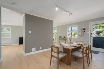 Kitchen Island Photo of 3085 Maple Street, Vancouver, BC