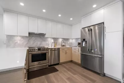 1404 4350 Beresford Street, Burnaby, BC, Burnaby — Apartment/Condo for sale