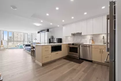 1404 4350 Beresford Street, Burnaby, BC, Burnaby — Apartment/Condo for sale