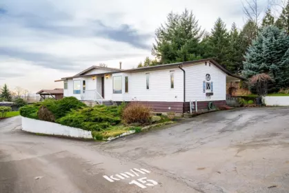 Family Room Photo of 41 27111 Avenue, Langley, BC