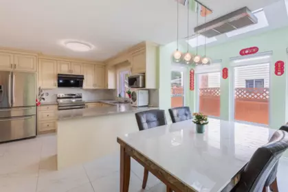 Breakfast Nook Photo of 16111 10 Avenue, Surrey, BC