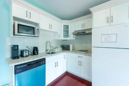 Hallway Photo of 16111 10 Avenue, Surrey, BC