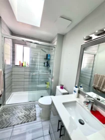 Primary Bathroom Photo of 7376 123 Street, Surrey, BC