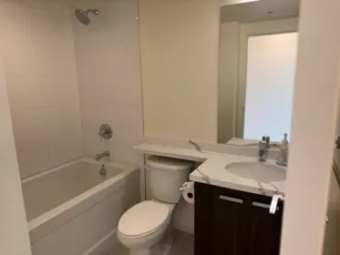 Entry Foyer Photo of 711 13325 102a Avenue, Surrey, BC