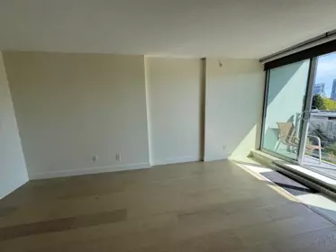 Kitchen Photo of 711 13325 102a Avenue, Surrey, BC