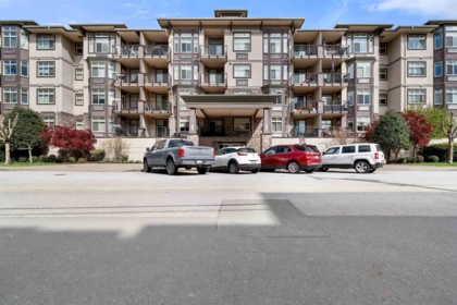 207 45893 Chesterfield Avenue, Chilliwack, BC, Chilliwack — Apartment/Condo for sale
