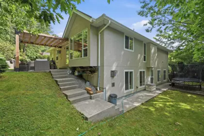 Hot Tub / Spa Photo of 35787 Graystone Drive, Abbotsford, BC