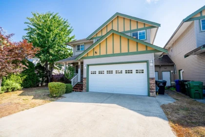 Living Room Photo of 9570A Hazel Street, Chilliwack, BC