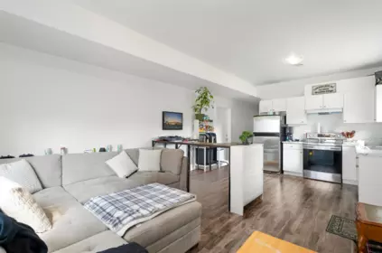 Kitchen Island Photo of 32913 Peebles Drive, Mission, BC