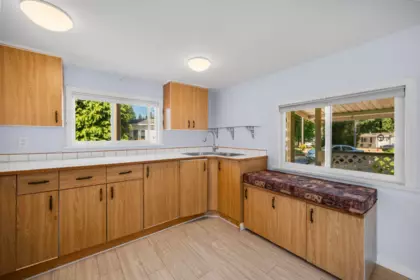 Kitchen Island Photo of 15 20071 24 Avenue, Langley, BC