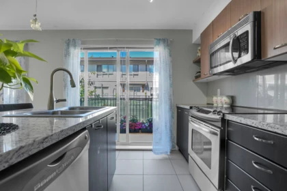 Kitchen Island Photo of 101 6671 121 Street, Surrey, BC