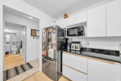 Kitchen Photo of 310 2990 Princess Crescent, Coquitlam, BC