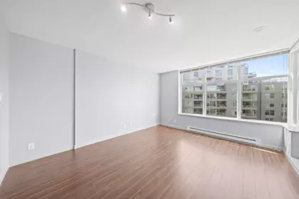 605 9262 University Crescent, Burnaby, BC, Burnaby — Apartment/Condo for sale