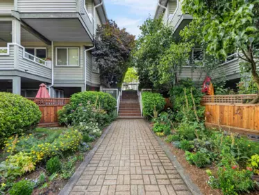 Swimming Pool Photo of 7 828 W 16th Street, North Vancouver, BC
