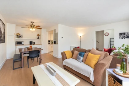 8865 Horne Street, Burnaby, BC, Burnaby — Townhouse for sale