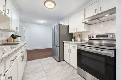 Kitchen Island Photo of 8865 Horne Street, Burnaby, BC