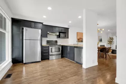 Kitchen Photo of 11 6555 192a Street, Surrey, BC