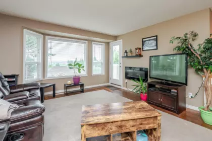 Kitchen Island Photo of 35543 Dina Place, Abbotsford, BC