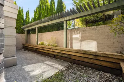 Front Yard Photo of E106 628 W 12th Avenue, Vancouver, BC