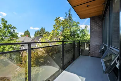 Hot Tub / Spa Photo of 303 633 W King Edward Avenue, Vancouver, BC