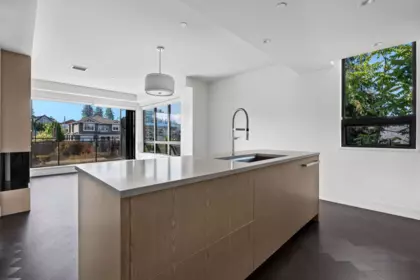 Kitchen Island Photo of 303 633 W King Edward Avenue, Vancouver, BC
