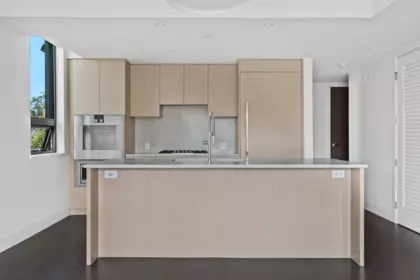 Living Room Photo of 303 633 W King Edward Avenue, Vancouver, BC