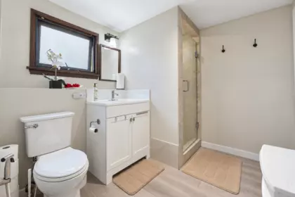 Laundry Room Photo of 430 W Kings Road, North Vancouver, BC