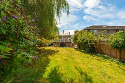 Outdoor Deck Photo of 430 W Kings Road, North Vancouver, BC