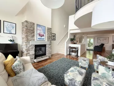 Breakfast Nook Photo of 8676 Seascape Drive, West Vancouver, BC