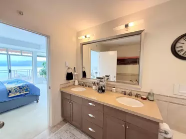 Entry Foyer Photo of 8676 Seascape Drive, West Vancouver, BC