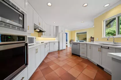 Breakfast Nook Photo of 535 Stevens Drive, West Vancouver, BC