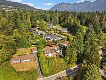 Hot Tub / Spa Photo of 535 Stevens Drive, West Vancouver, BC