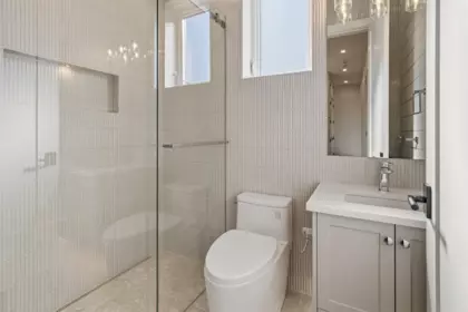 Entry Foyer Photo of 3290 E 48th Avenue, Vancouver, BC