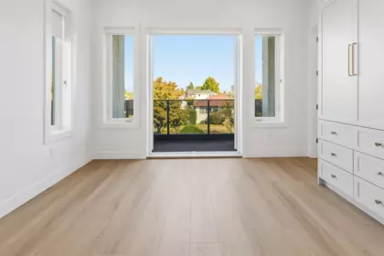 Hallway Photo of 3290 E 48th Avenue, Vancouver, BC