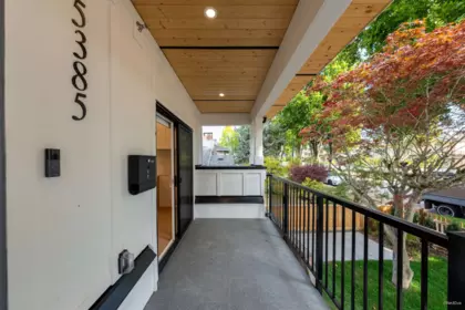 2 5385 Earles Street, Vancouver, BC, Vancouver — Triplex for sale