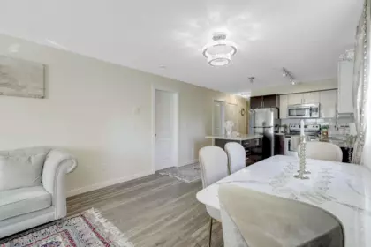 Kitchen Island Photo of 205 14960 102a Avenue, Surrey, BC