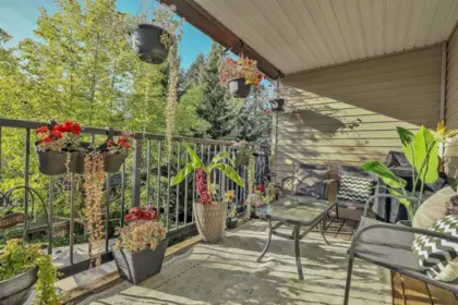 Loft / Bonus Room Photo of 205 14960 102a Avenue, Surrey, BC