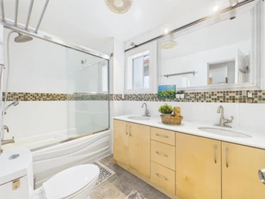Primary Bathroom Photo of 4605 Rupert Street, Vancouver, BC