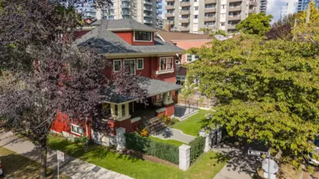 Aerial View of 993 Broughton Street, Vancouver, BC