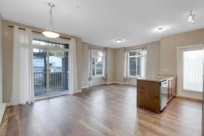 Family Room Photo of 220 13277 108 Avenue, Surrey, BC