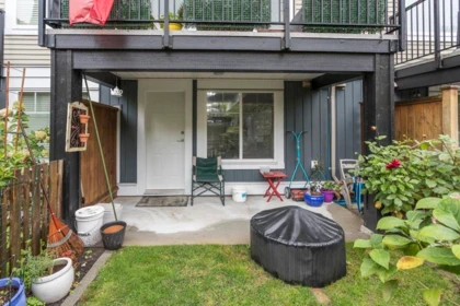 Front Yard Photo of 41 6956 193 Street, Surrey, BC
