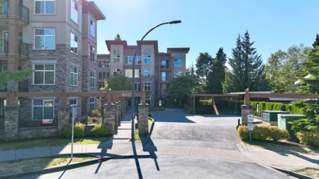 Garden / Landscaping Photo of 415 10237 133 Street, Surrey, BC
