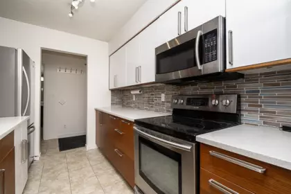 Guest Bathroom Photo of 701 2060 Bellwood Avenue, Burnaby, BC