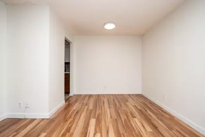 Walk-In Closet Photo of 701 2060 Bellwood Avenue, Burnaby, BC
