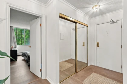 Family Room Photo of 403 2024 Fullerton Avenue, North Vancouver, BC