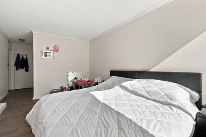 Hallway Photo of 403 2024 Fullerton Avenue, North Vancouver, BC