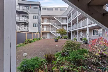 1 450 Esplanade Avenue, Harrison Hot Springs, BC, Harrison hot springs — Apartment/Condo for sale